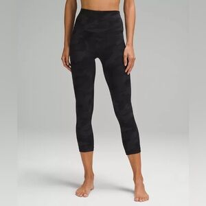 Lululemon Cropped Camo Camouflage Leggings Tights 21” inseam Size 8 778